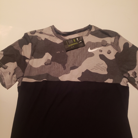 Nike Dry Legend Camo Black Top Half Print Tee - Picture 14 of 16